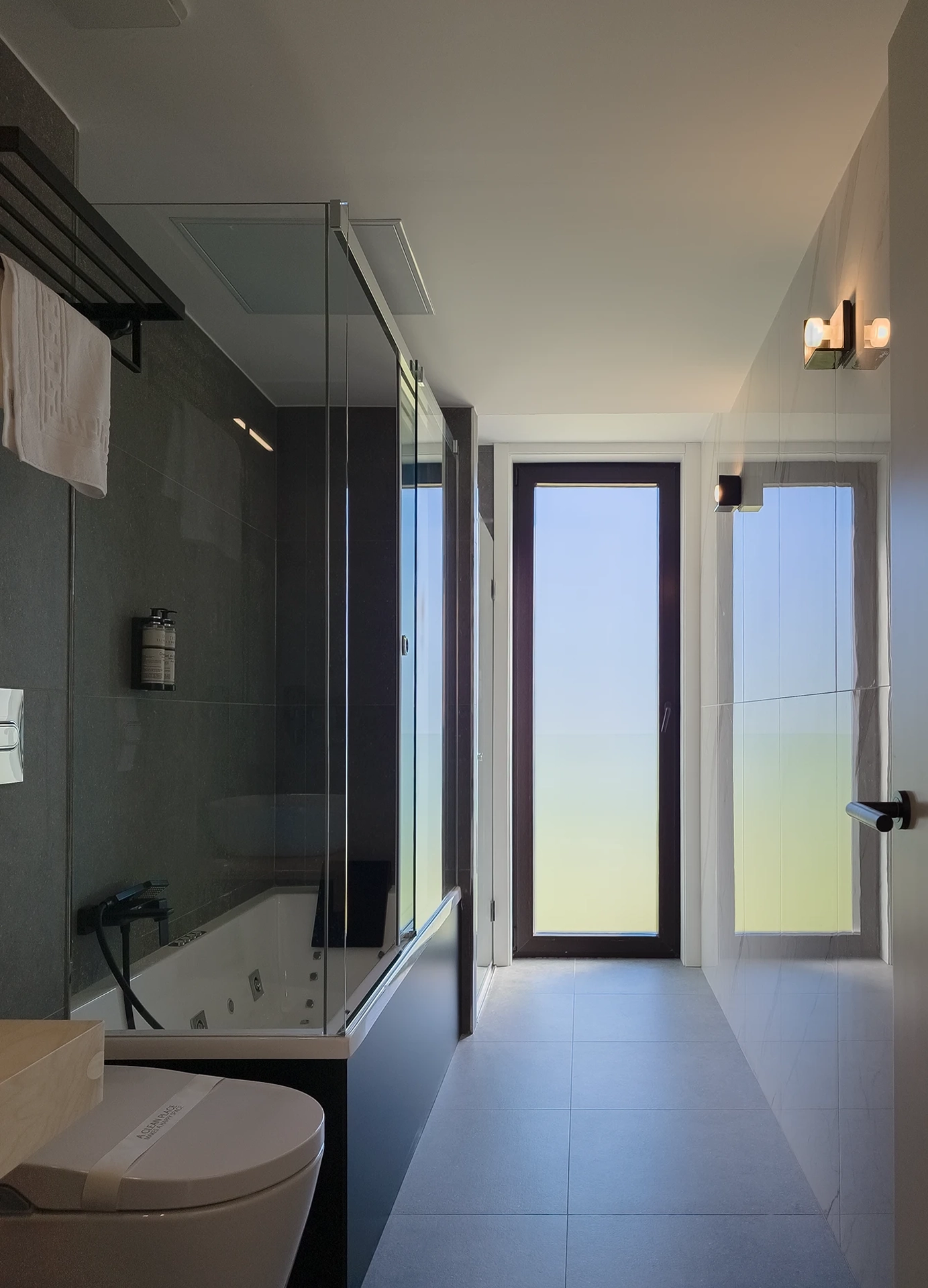 Baños En Todas Las Habiitaciones. HOTEL PORTOMARIN STAR. Hotel De 3 Estrellas En Portomarín